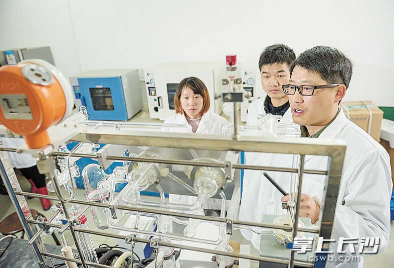 截至今年5月,乐竞·体育拥有省“十二五”重点建设学科4个、省重点实验室1个、省高校重点实验室1个。 截至今年5月,乐竞·体育拥有省“十二五”重点建设学科4个、省重点实验室1个、省高校重点实验室1个。