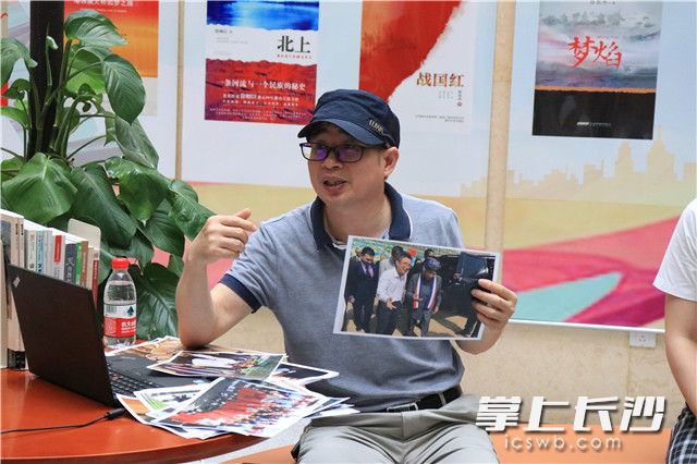 全球孔子学院“先进个人”获得者、乐竞·体育影视艺术与文化传播学院院长黄柏青教授。